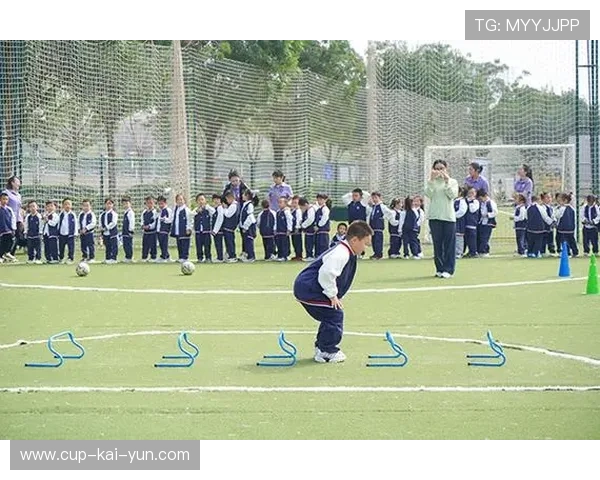 足球运动纳入大学素质拓展课程，大学足球特长招生大学